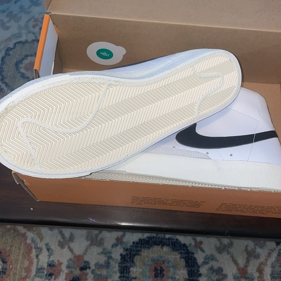 Nike Blazer mid ‘77. Women’s 9.5, Men’s 8. Brand new in box. - Picture 2 of 3